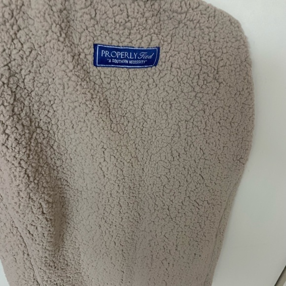 Youth Properly Tied Sherpa Vest - Picture 3 of 3